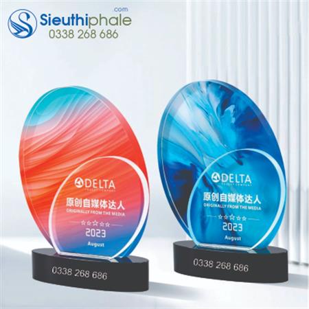Cúp lưu niệm pha lê giá rẻ khắc chữ