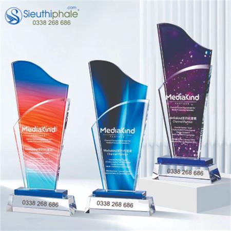 Kỷ niệm chương pha lê giá bao nhiêu